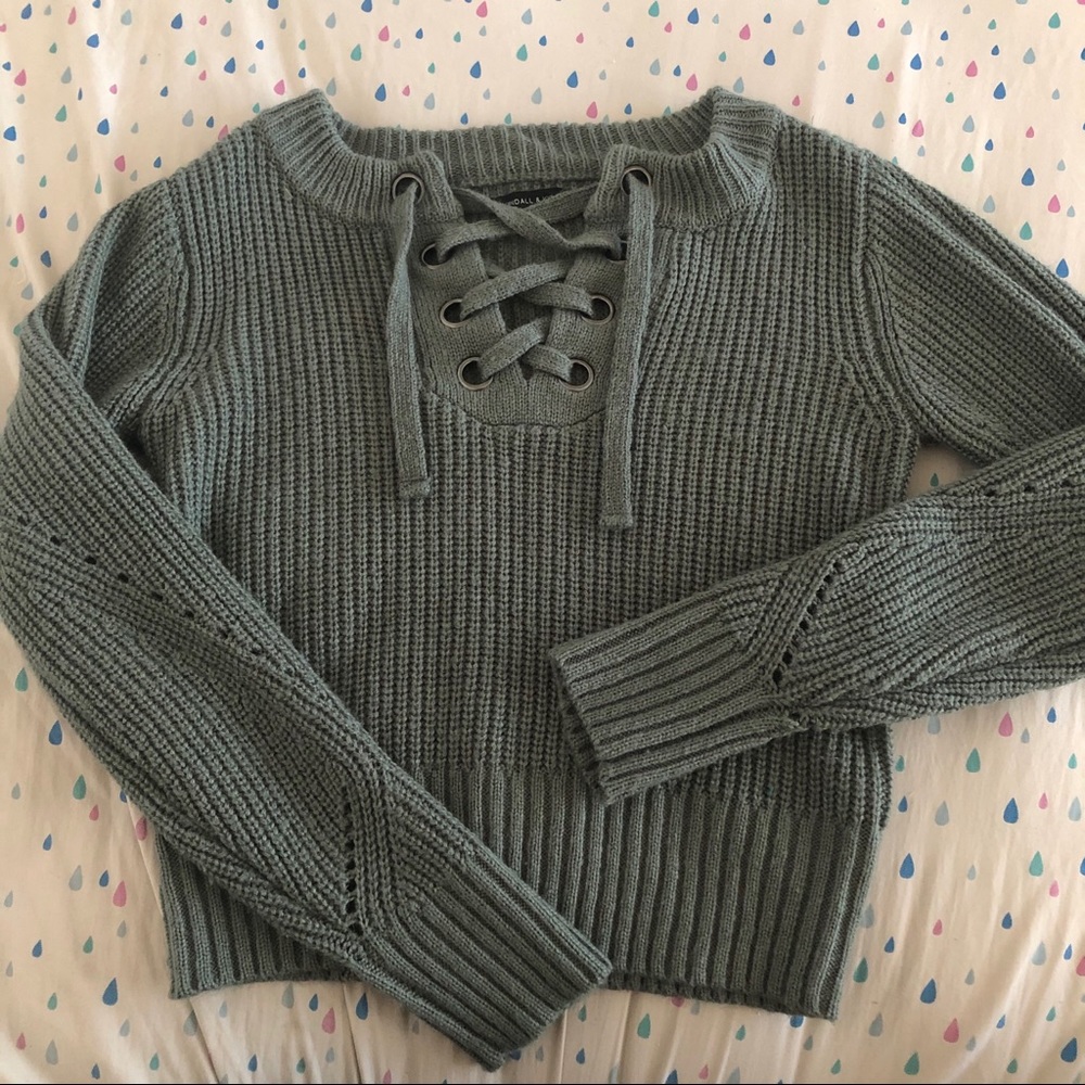 Kendall & Kylie Lace Up Sweater Size Xs